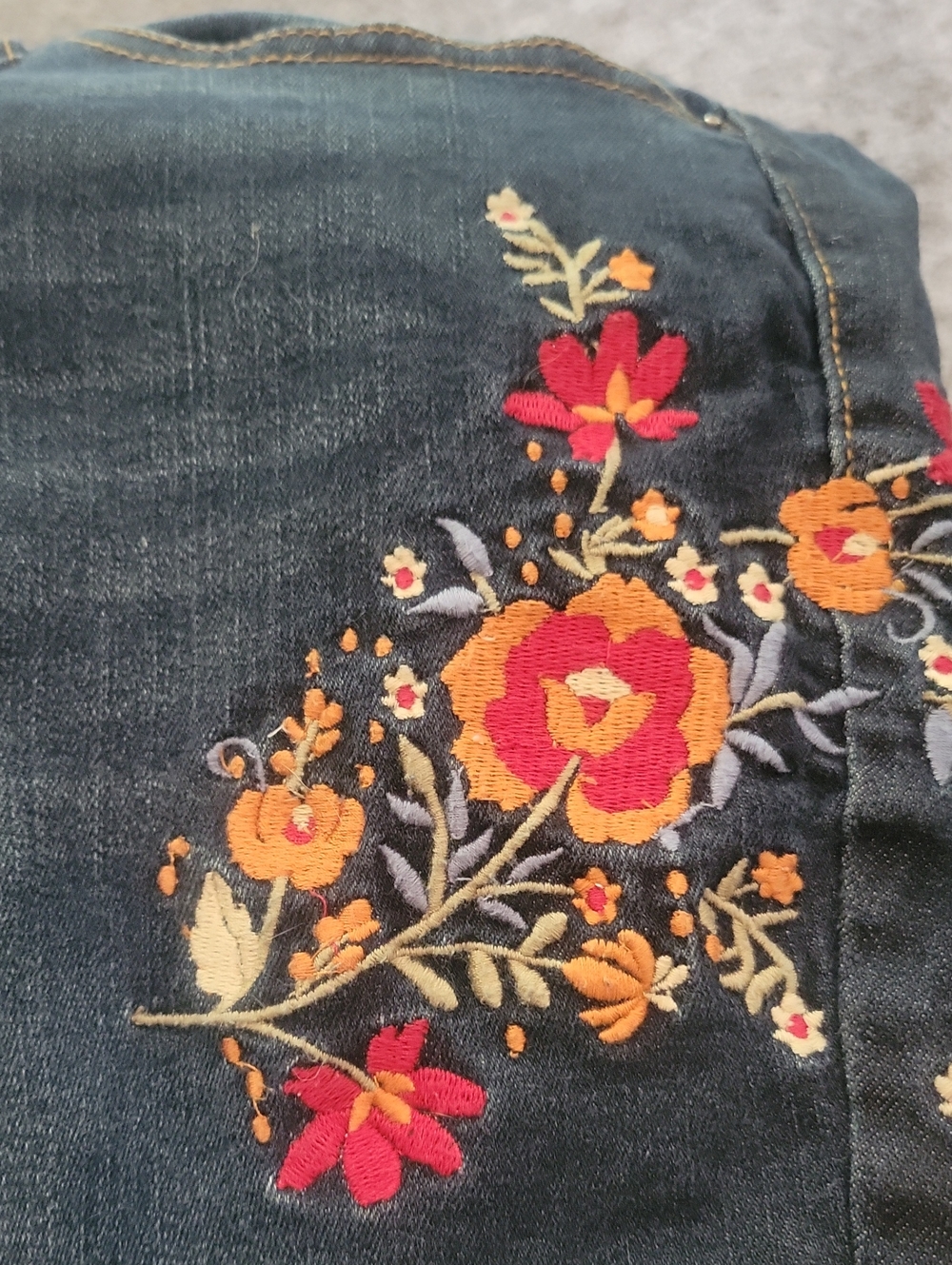 GH Bass Embroidered Skinny Jeans - Picture 5 of 8
